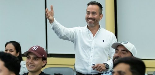 Jhon Cardona teaches ESL class